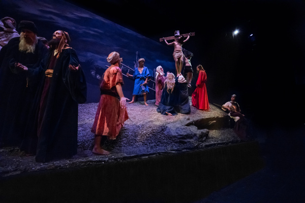 A work of art comes to life in Living Gallery