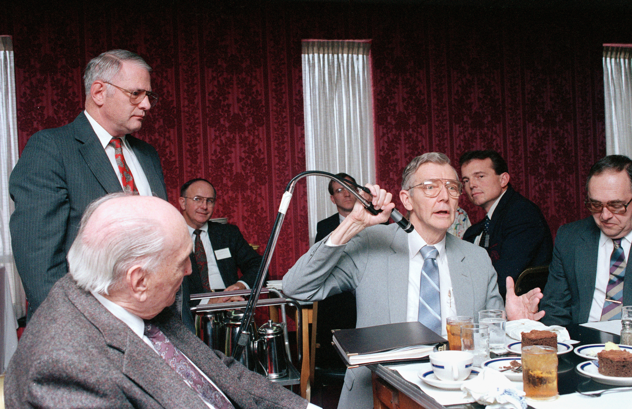 Fremont speaking to a group after the onset of ALS in 1989