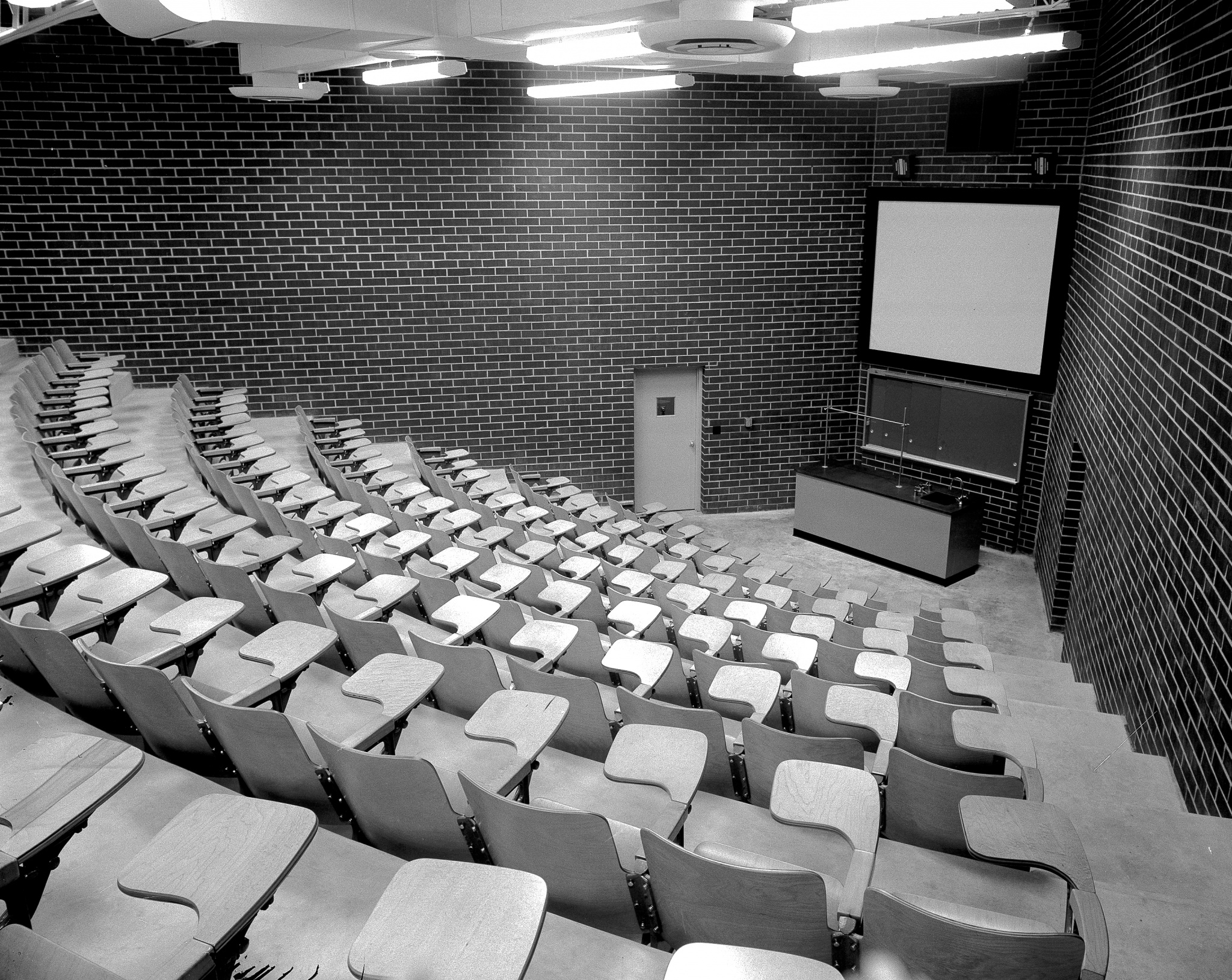 Photo of science building lecture room, 1960