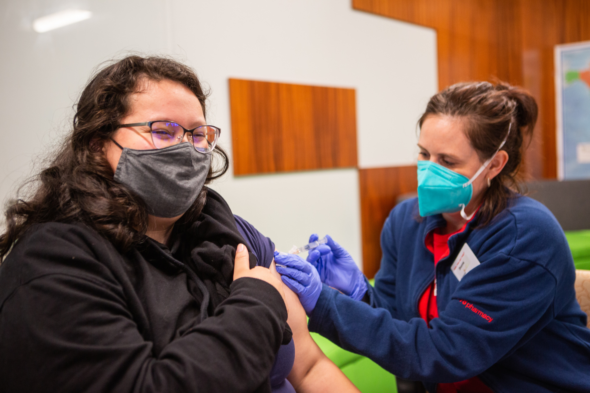 Students and faculty receive flu vaccines (Photo by David Ruiz)