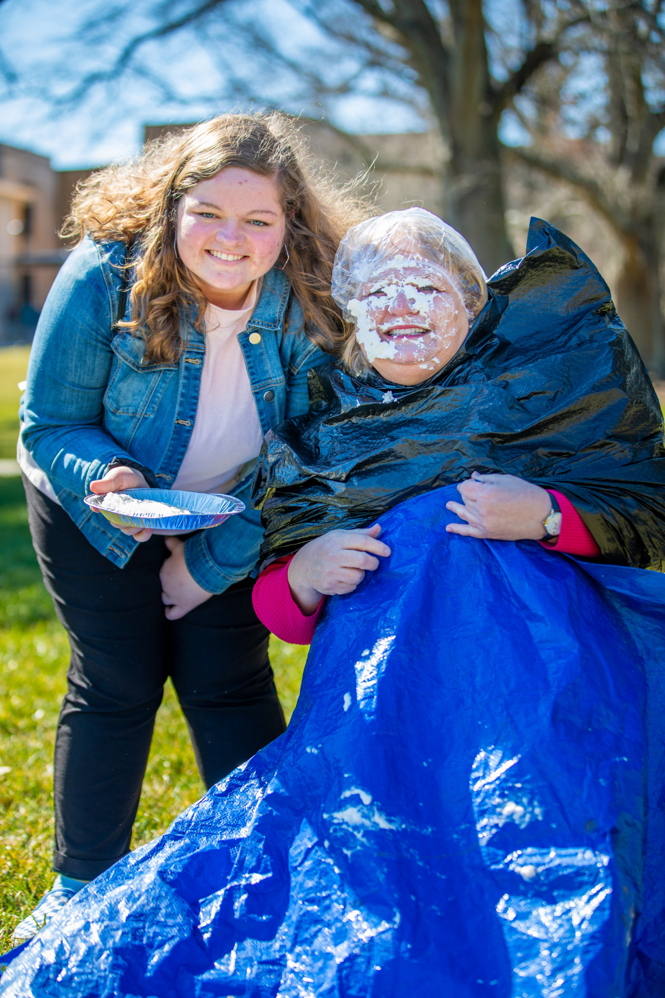 Students pie faculty, staff and student leadership on Palmetto Green (Photo by Derek Eckenroth)