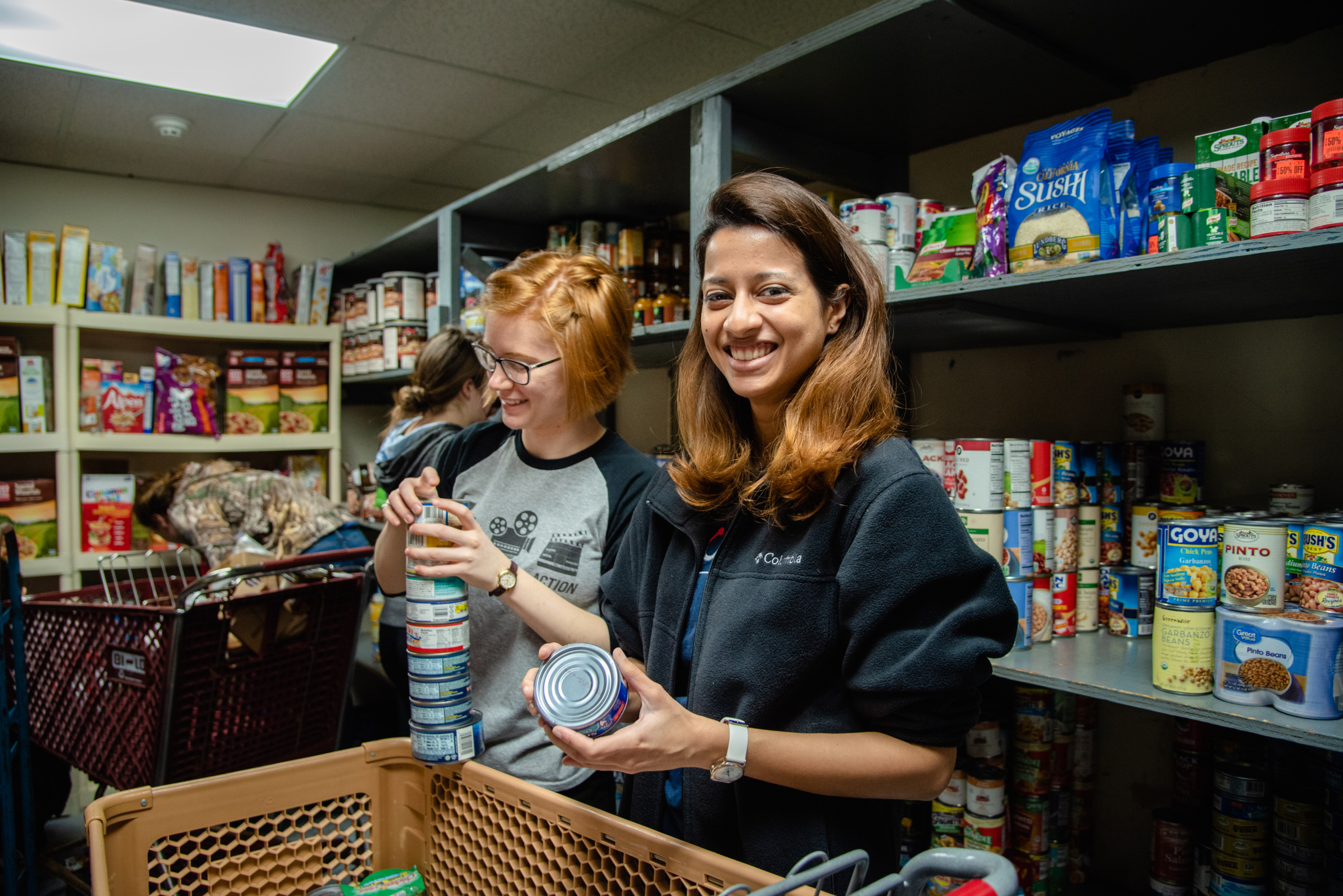 BJU students volunteer with the Miracle Hill food ministry